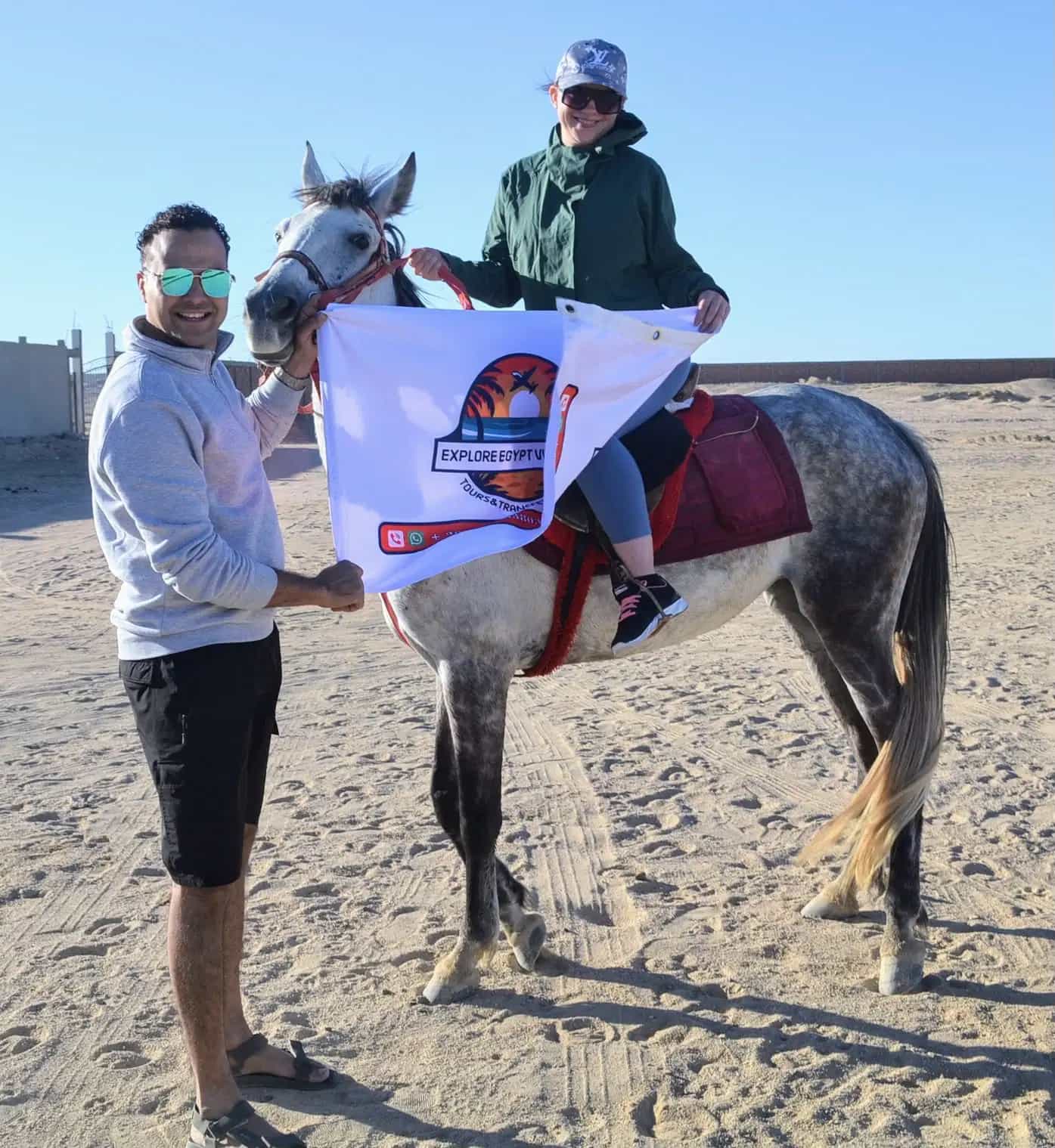 Hurghada: Paardrijtocht tussen zee en woestijn met transfer